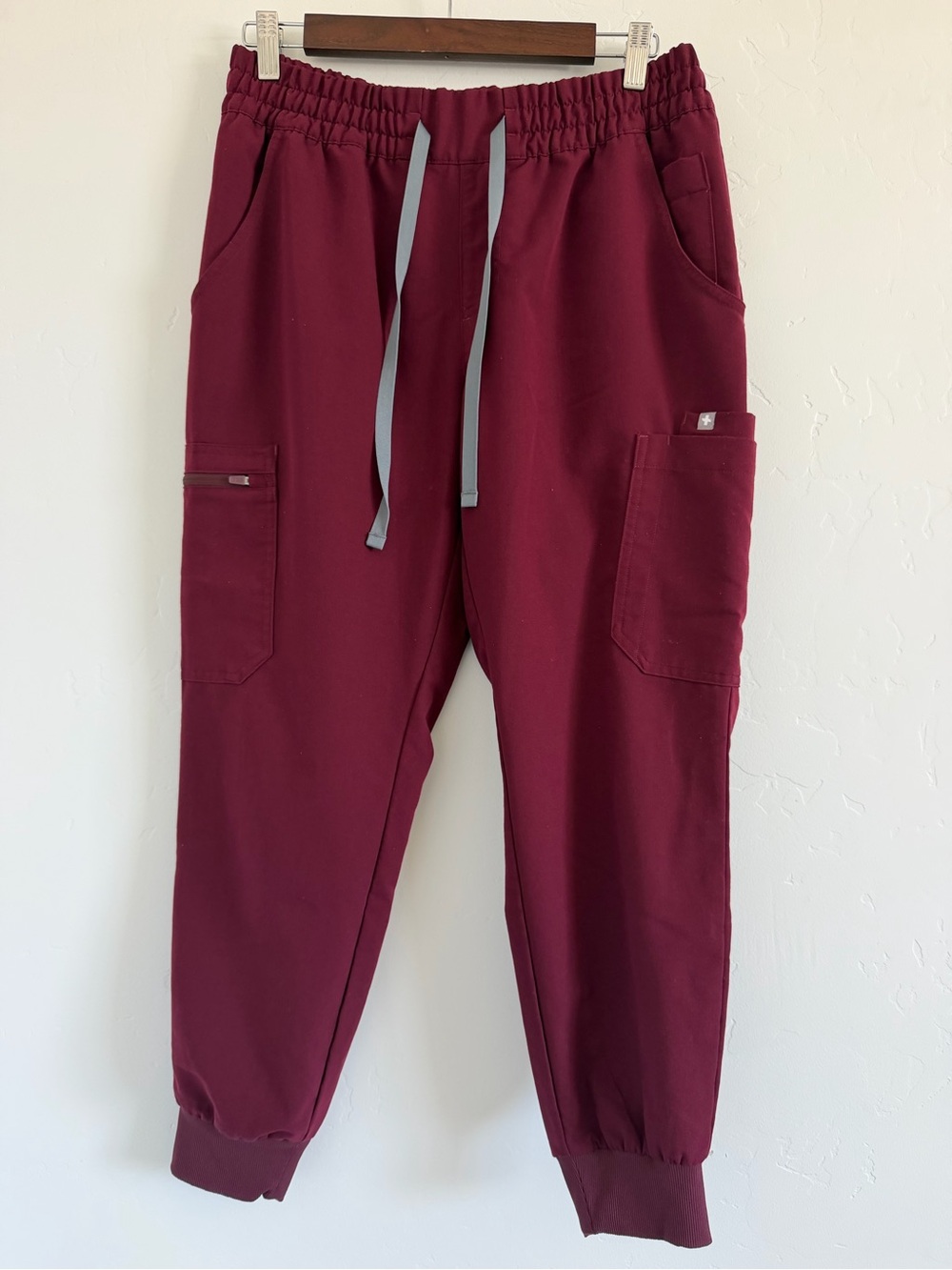 FIGS Uman Jogger Scrub Pants Medium Petite Burgundy Technical Collection